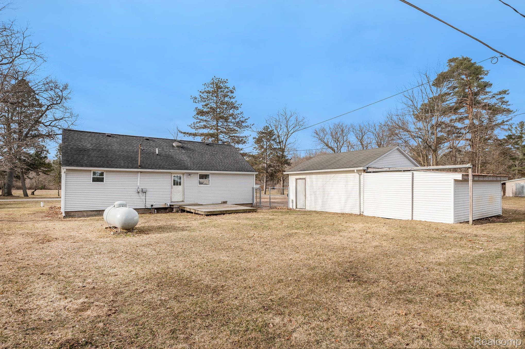 11380 Silver Lake Road Byron, MI 48418 - Photo 4 of 33 CNG_8613-1.jpg