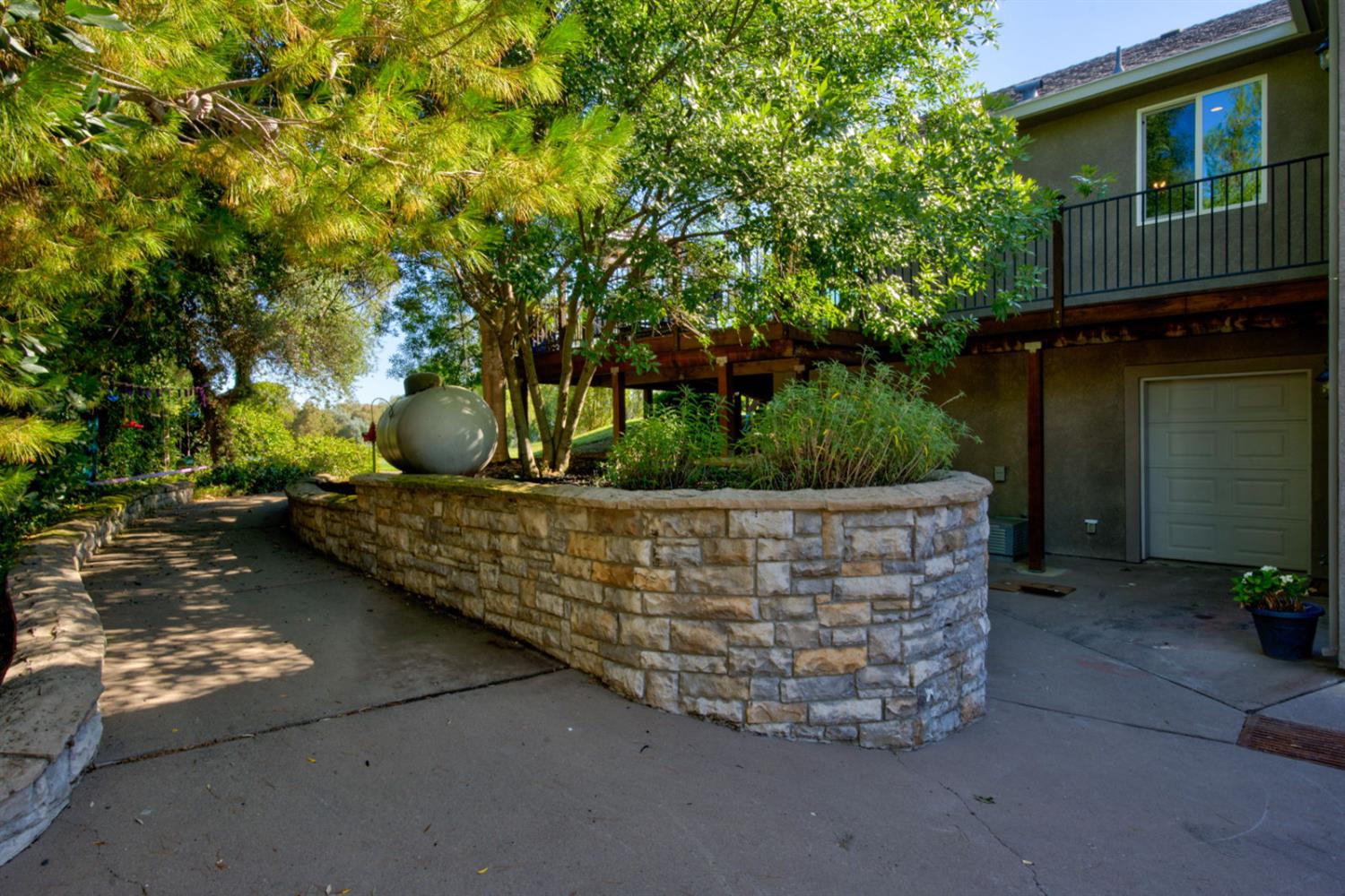 6190 Country Club Place Merced, CA 95340 - Photo 4 of 65
