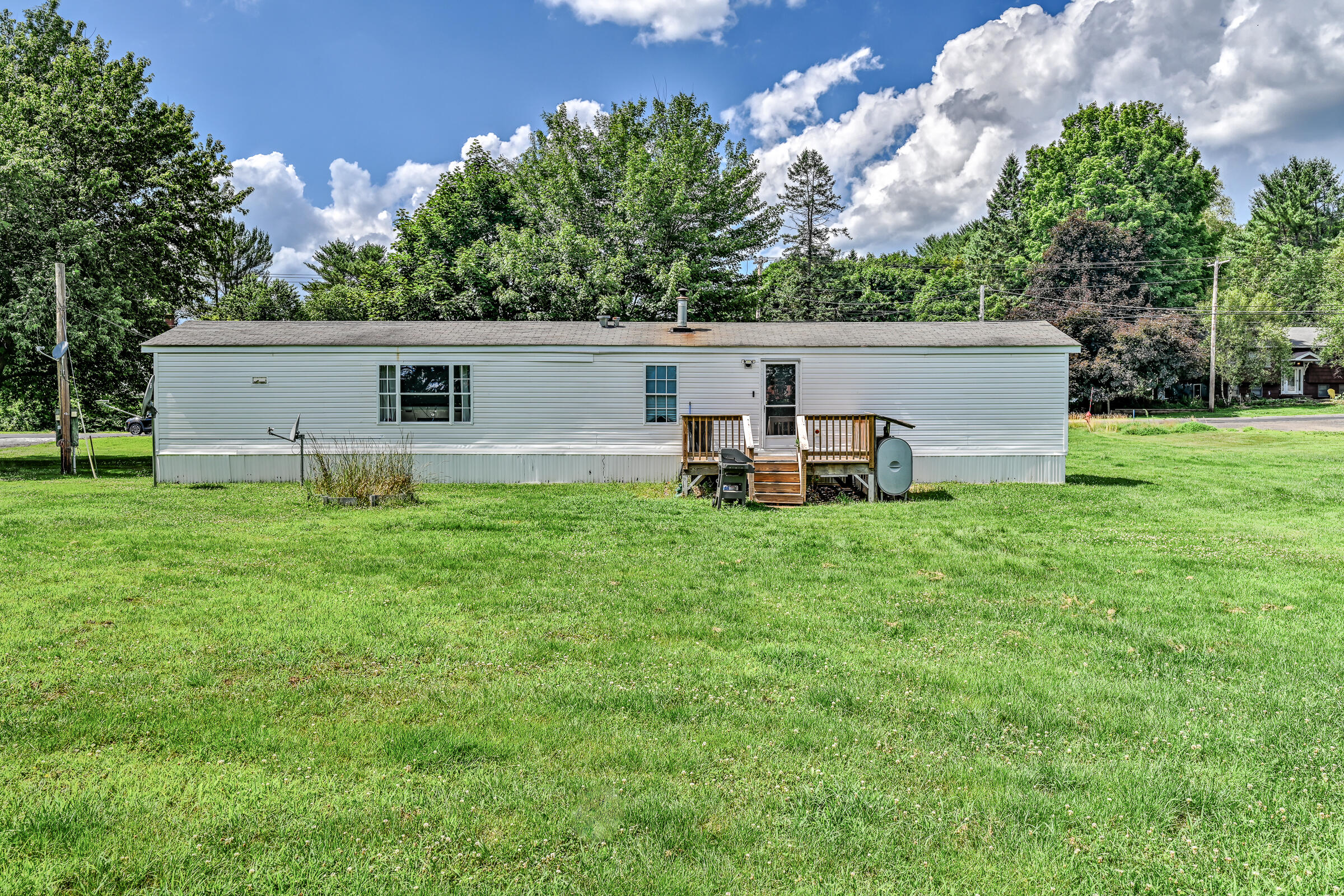 175-179 Maple Avenue Farmington, ME 04938 - Photo 7 of 30 109607gr1-110