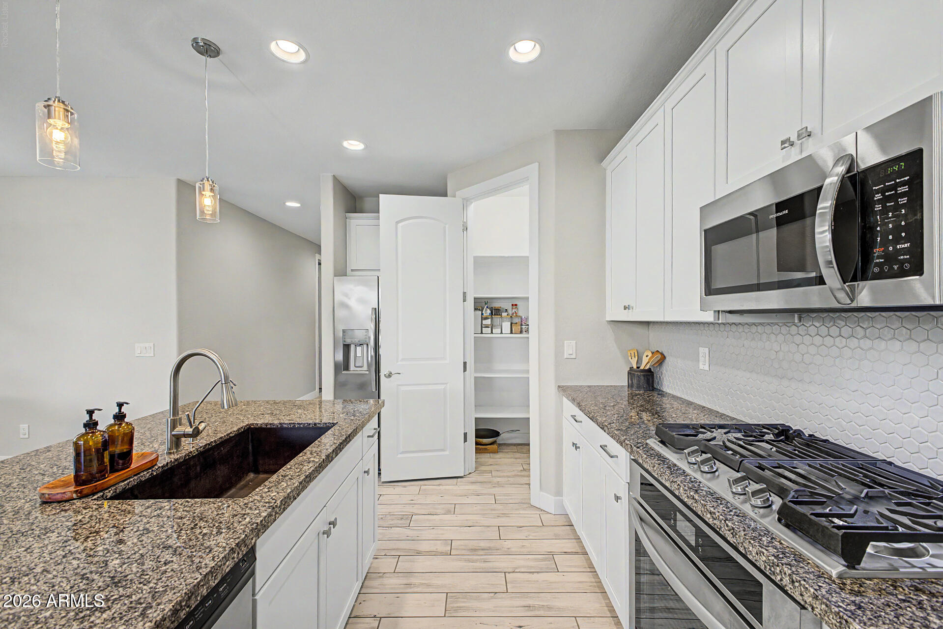 17455 West Bloomfield Road Surprise, AZ 85388 - Photo 15 of 36