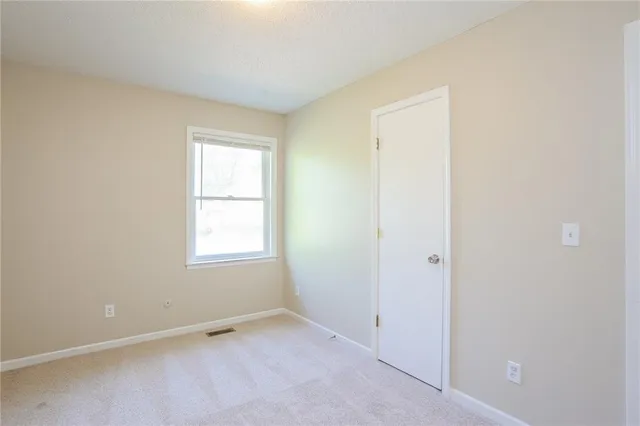 $1,895 | 2412 Little Blue Court, Liberty, MO 64068