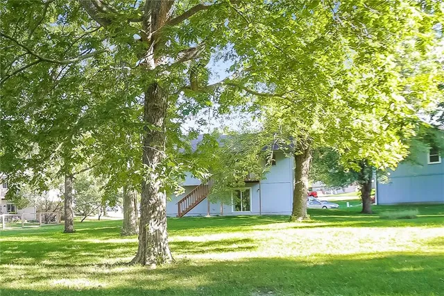 $1,895 | 2412 Little Blue Court, Liberty, MO 64068