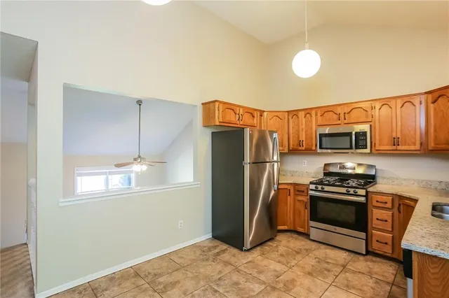 $1,895 | 2412 Little Blue Court, Liberty, MO 64068