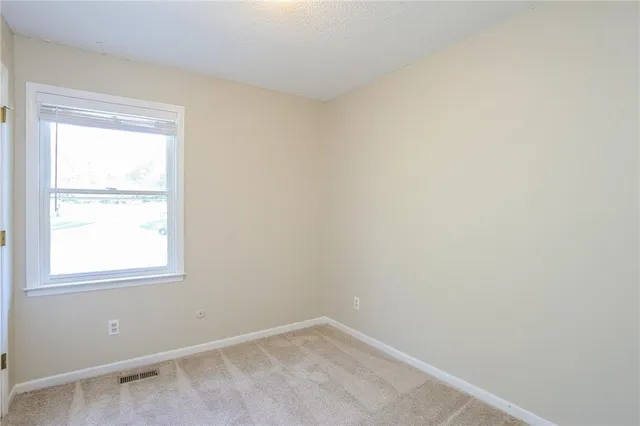 $1,895 | 2412 Little Blue Court, Liberty, MO 64068