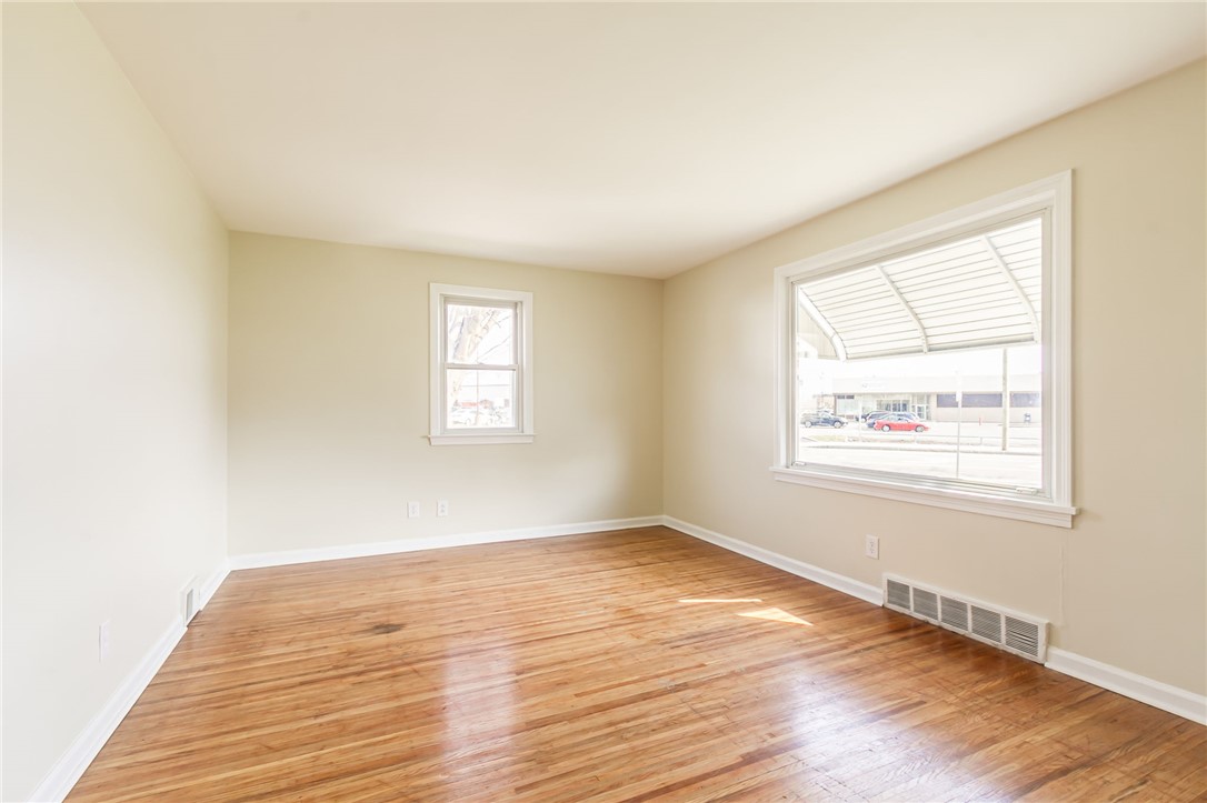 285 Waring Road Rochester, NY 14609 - Photo 13 of 24 GREAT ROOM