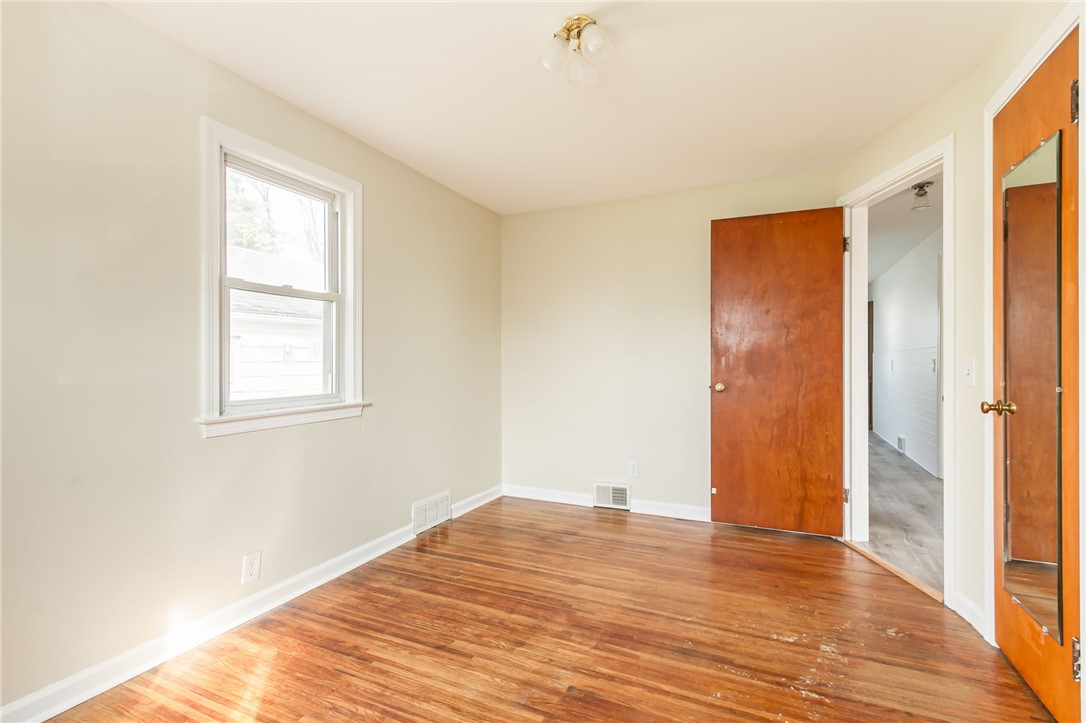 285 Waring Road Rochester, NY 14609 - Photo 17 of 24 BEDROOM 2