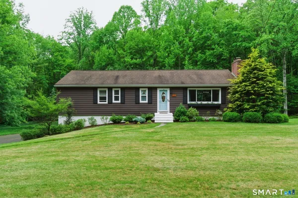 $600,000 | 116 Hurd Road, Trumbull, CT 06611