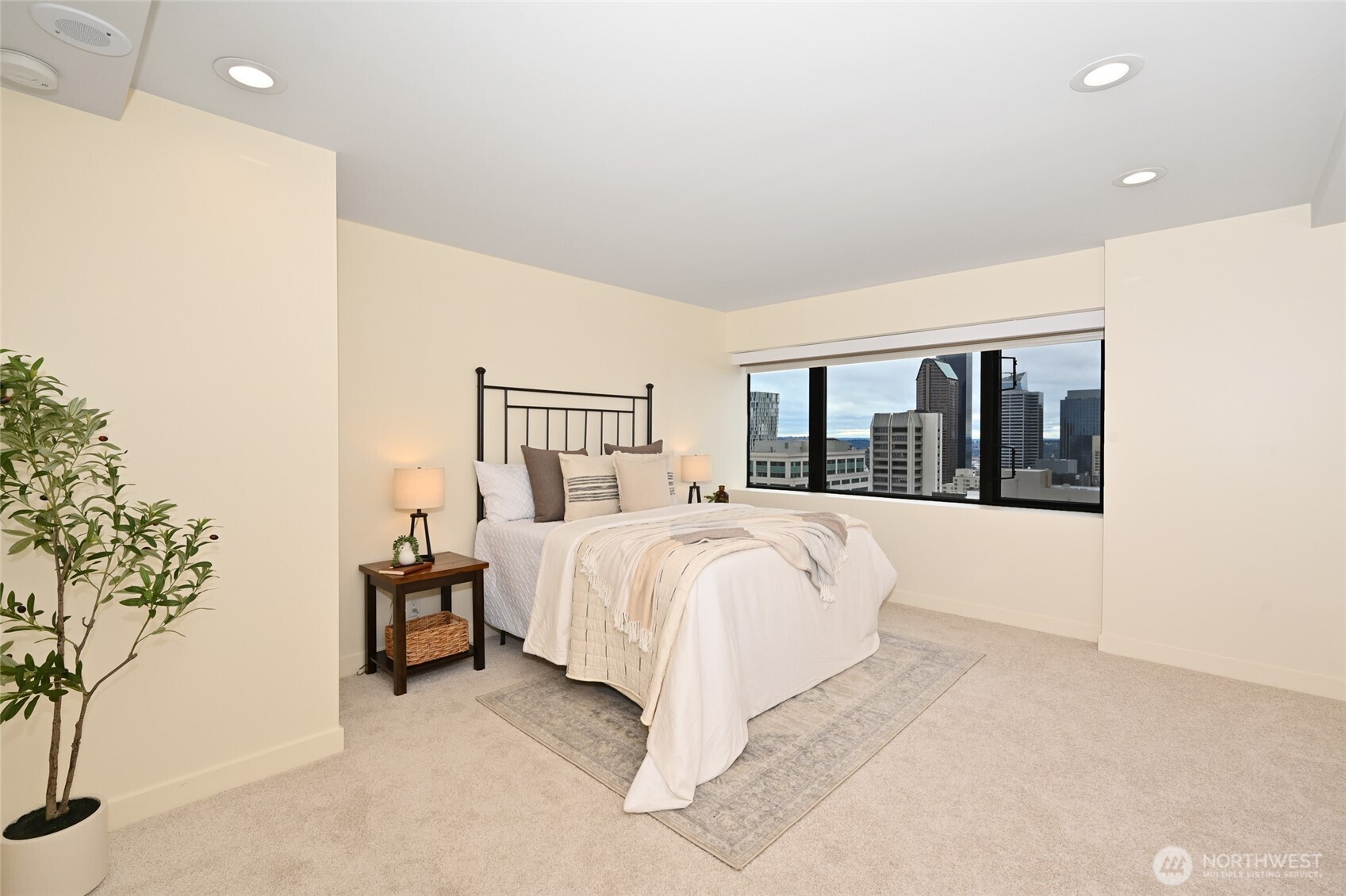 1301 Spring Street, Unit 21I Seattle, WA 98104 - Photo 15 of 40