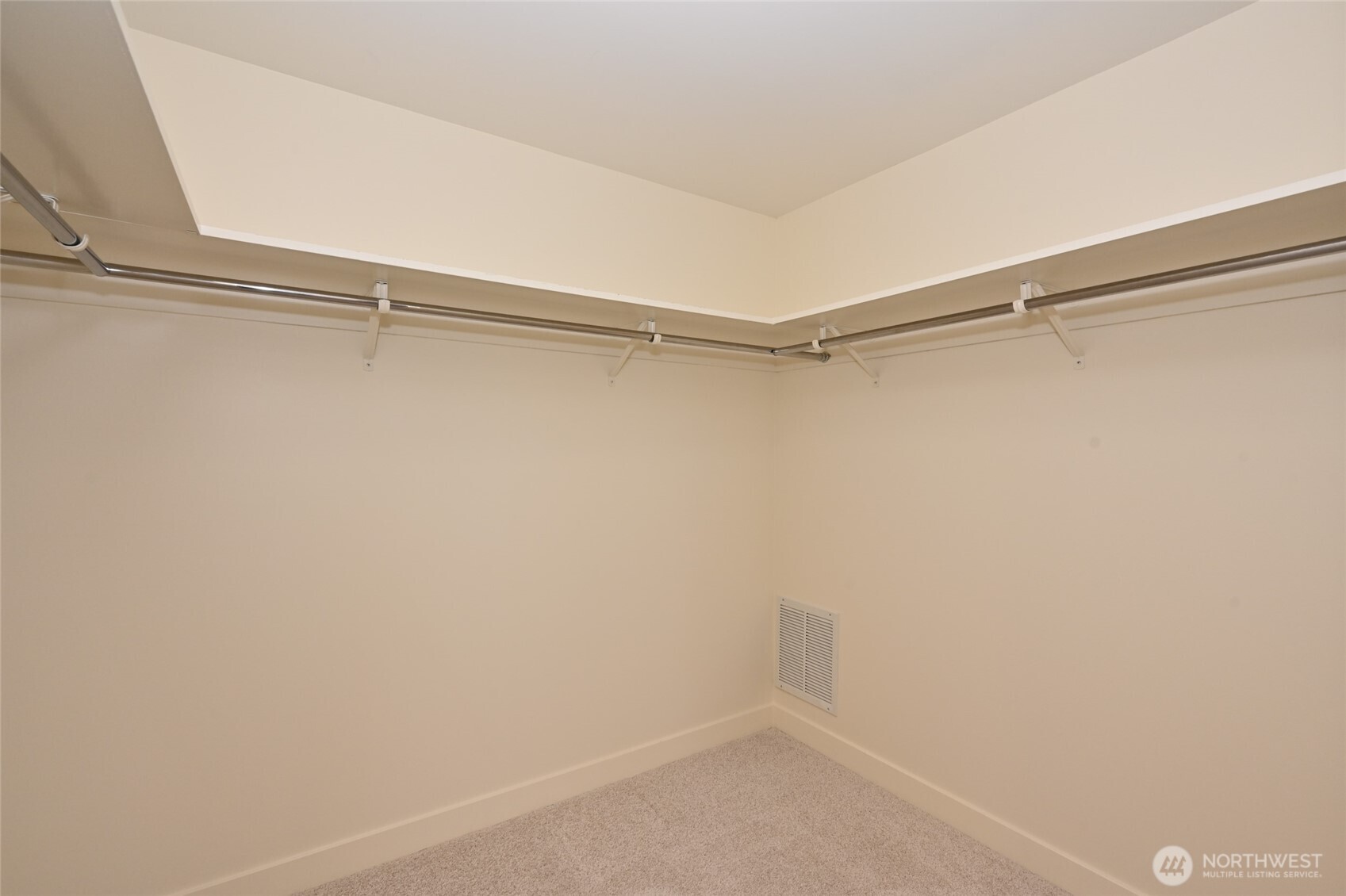 1301 Spring Street, Unit 21I Seattle, WA 98104 - Photo 23 of 40