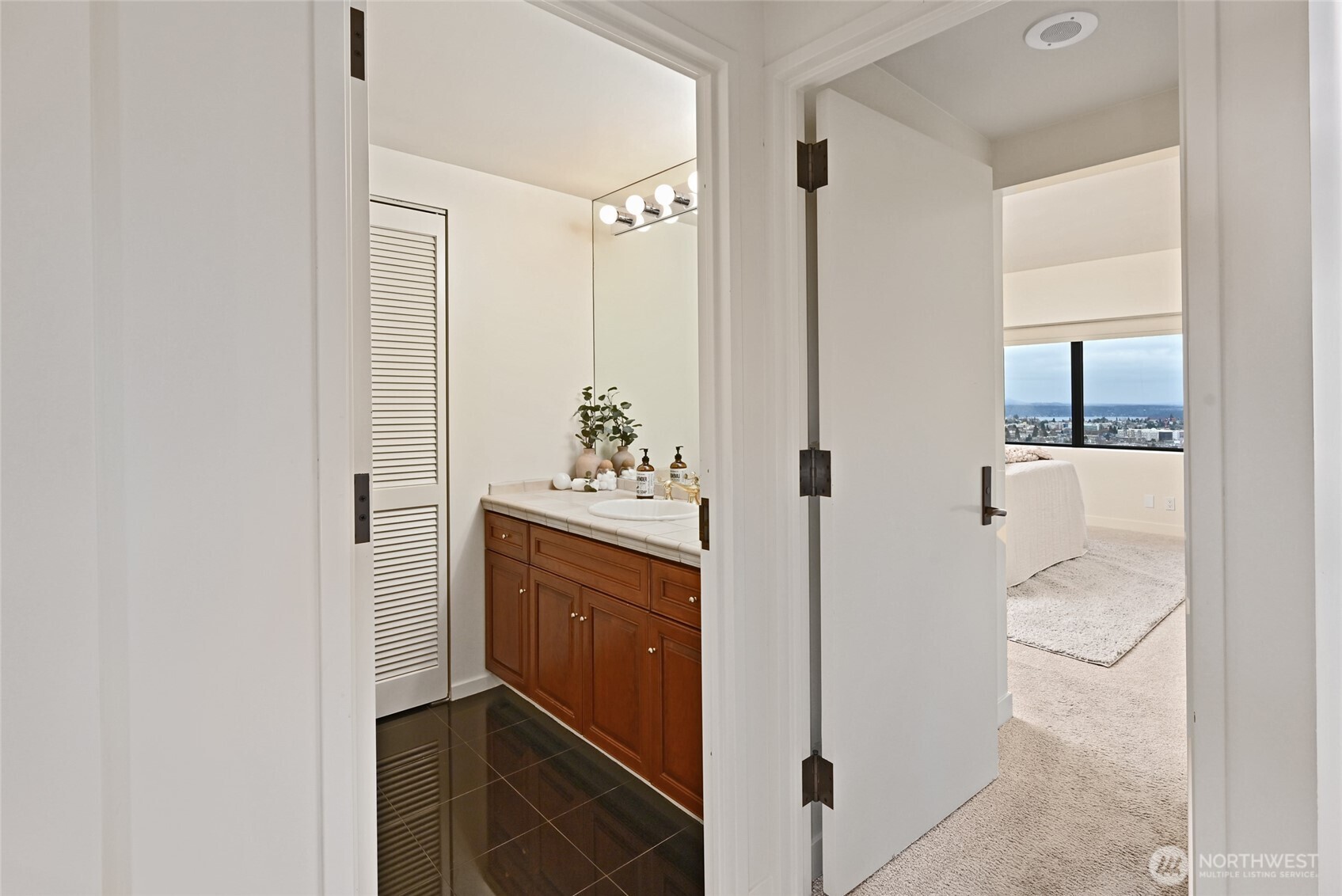 1301 Spring Street, Unit 21I Seattle, WA 98104 - Photo 26 of 40