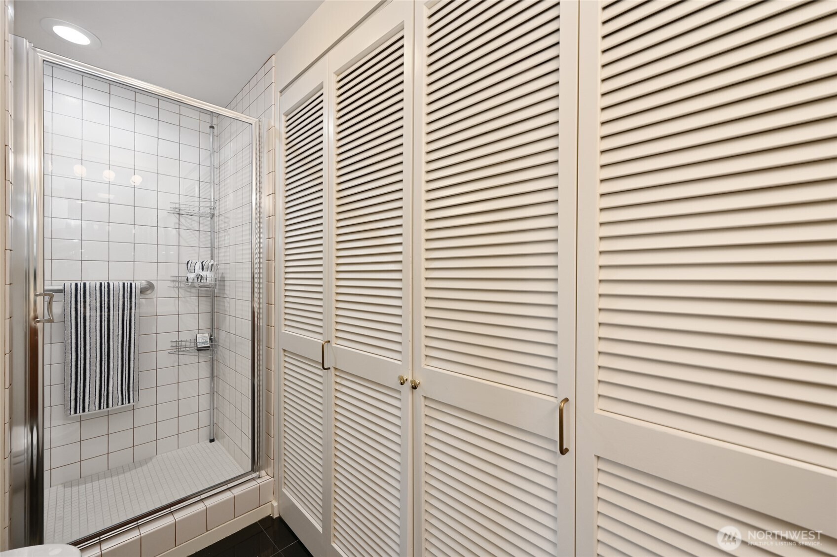 1301 Spring Street, Unit 21I Seattle, WA 98104 - Photo 27 of 40