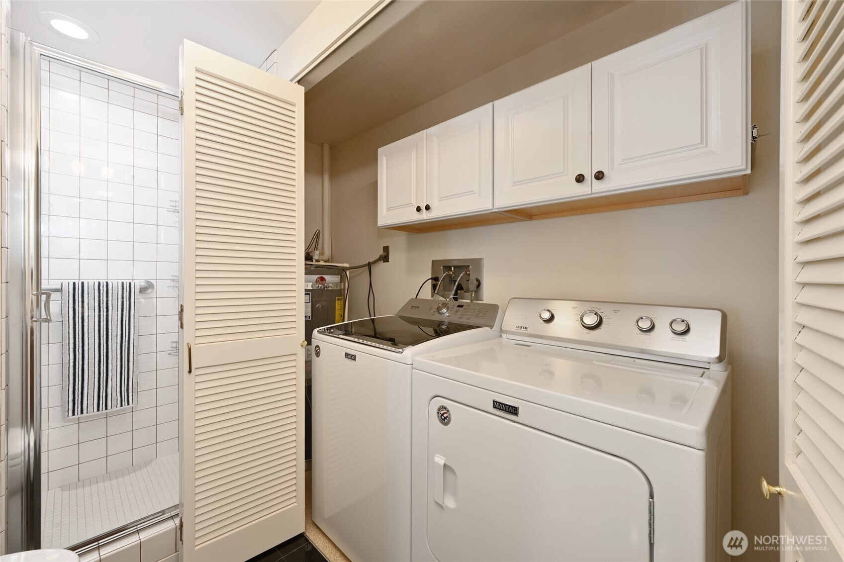 1301 Spring Street, Unit 21I Seattle, WA 98104 - Photo 28 of 40