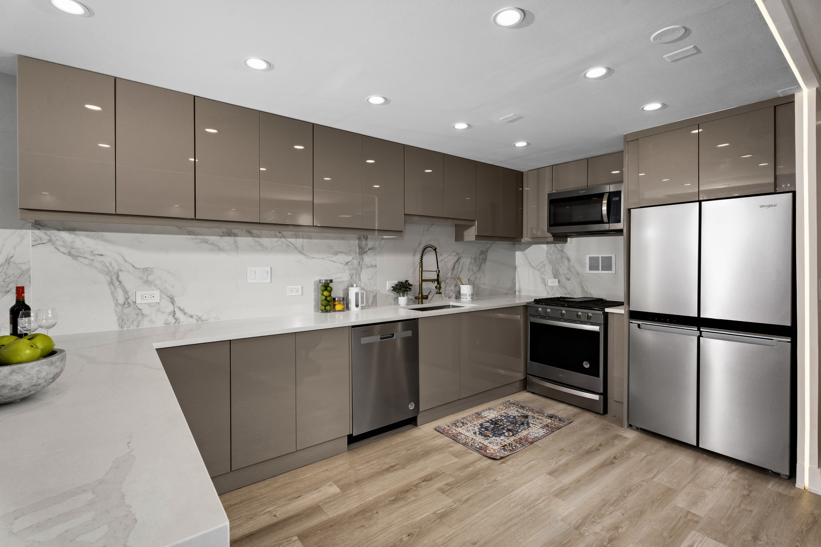 400 East Randolph Street, Unit 828 Chicago, IL 60601 - Photo 3 of 15