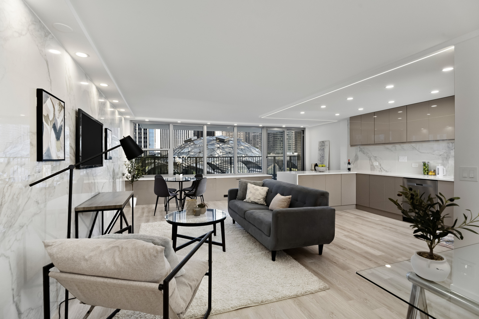400 East Randolph Street, Unit 828 Chicago, IL 60601 - Photo 4 of 15