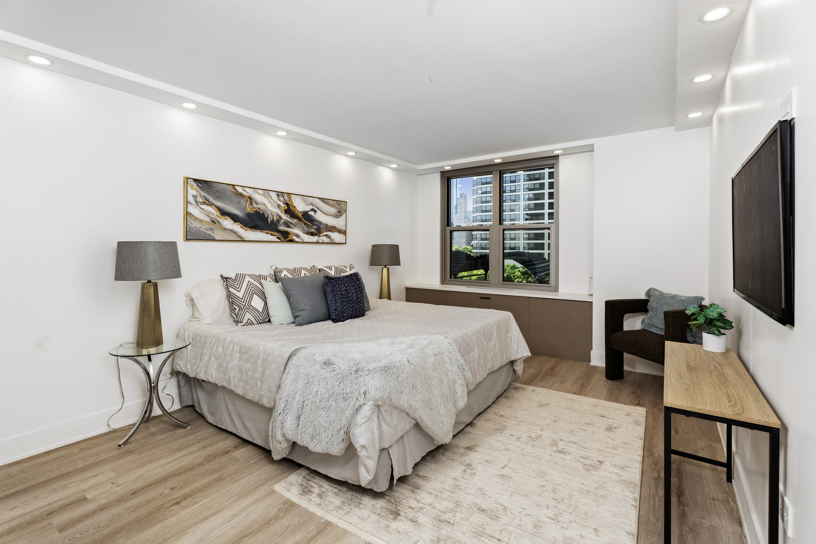 400 East Randolph Street, Unit 828 Chicago, IL 60601 - Photo 6 of 15