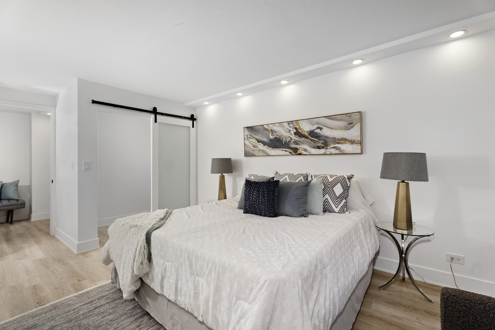 400 East Randolph Street, Unit 828 Chicago, IL 60601 - Photo 7 of 15