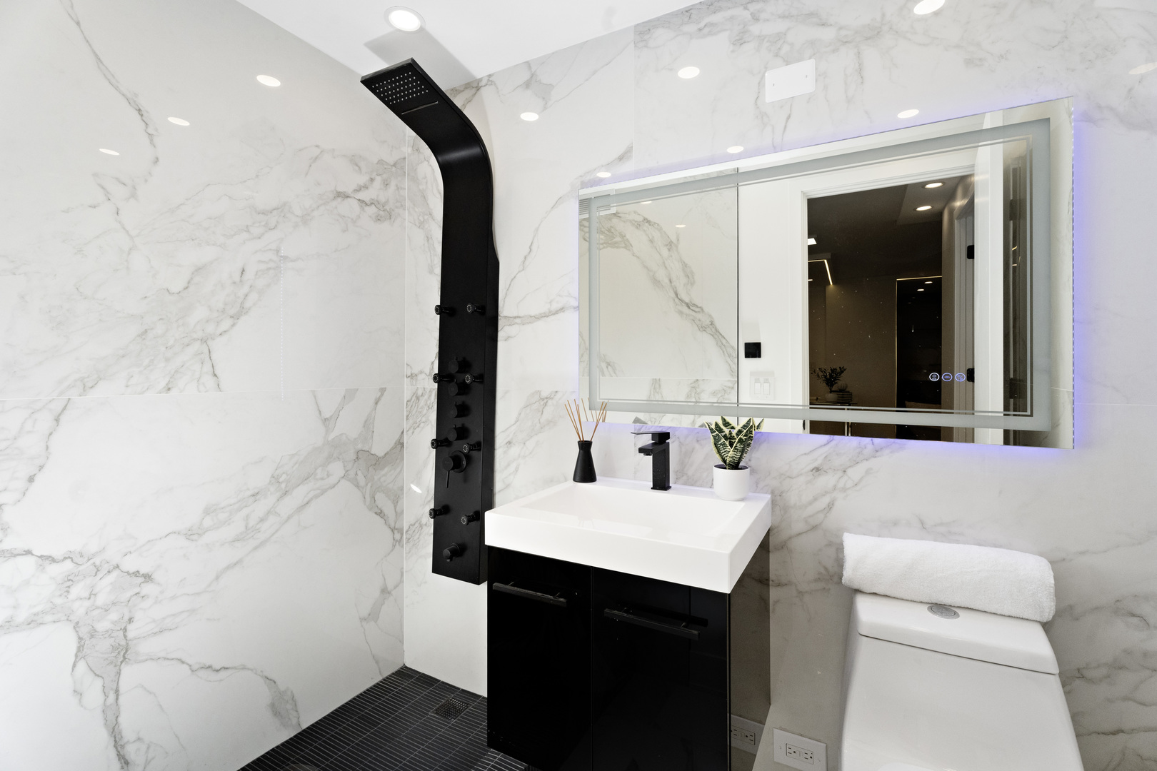 400 East Randolph Street, Unit 828 Chicago, IL 60601 - Photo 8 of 15