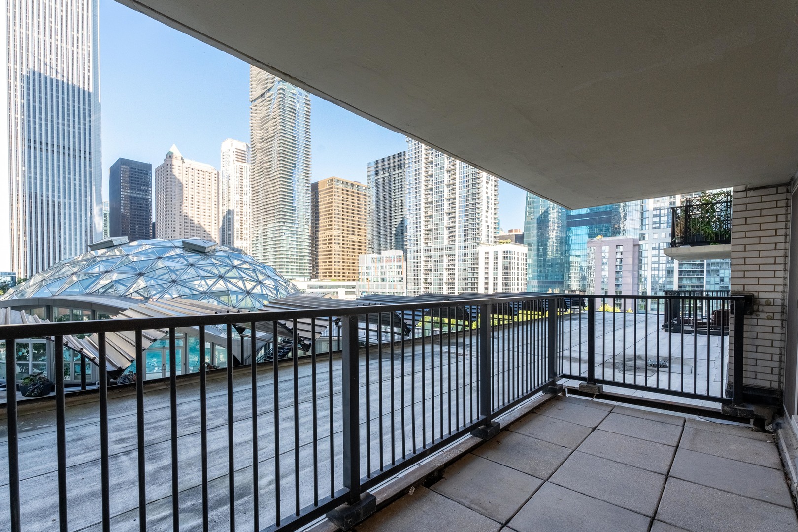 400 East Randolph Street, Unit 828 Chicago, IL 60601 - Photo 9 of 15