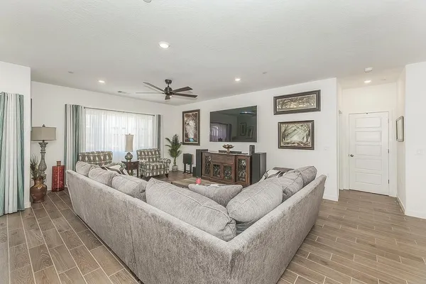 $449,000 | 1039 Horizon Drive West, Madera, CA 93636
