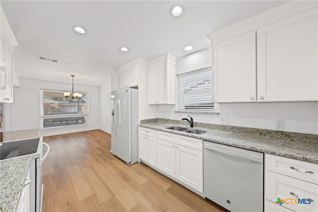 3702 Las Moras Drive Temple, TX 76502 - Photo 14 of 32 Kitchen