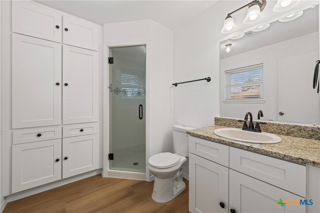 3702 Las Moras Drive Temple, TX 76502 - Photo 23 of 32 Primary Bath