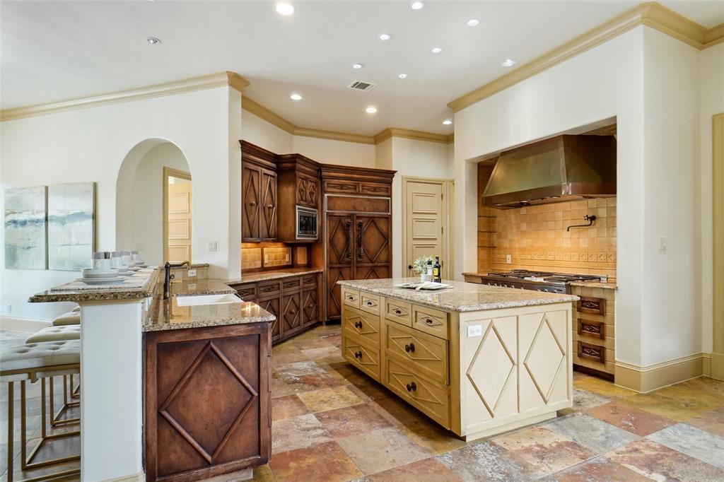 2201 La Rochelle Flower Mound, TX 75022 - Photo 11 of 40