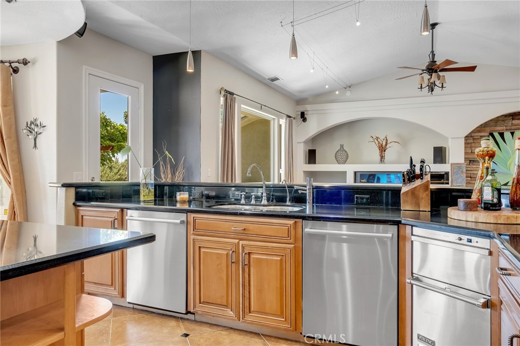 7026 Cataba Road Oak Hills, CA 92344 - Photo 28 of 62