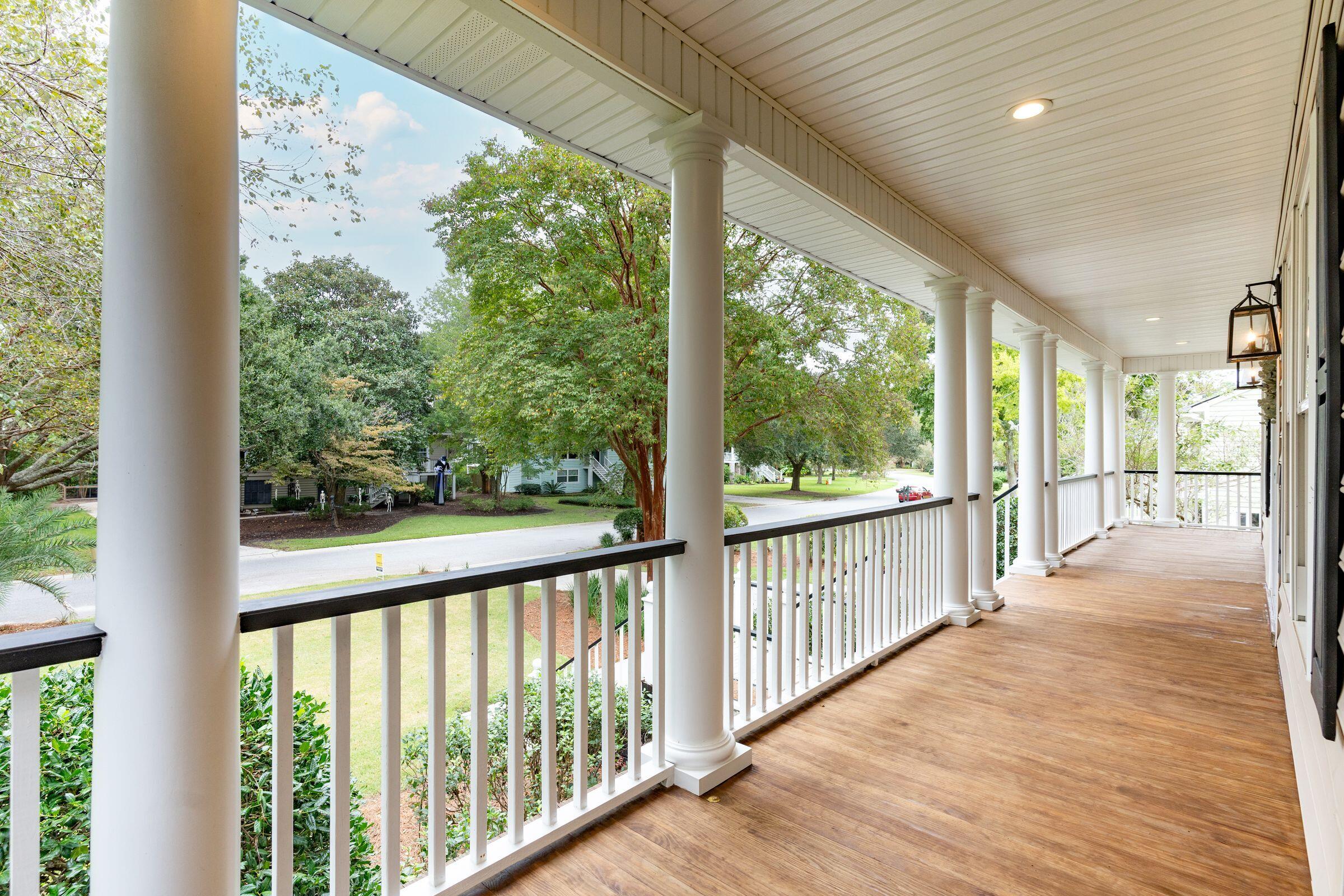 1489 Oak Landing Road Mount Pleasant, SC 29464 - Photo 4 of 81 1489OaklandingRd-KeenEyeMarketing-004