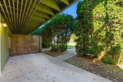 $2,500 | 84 Fuller Street, Unit 1, Ludlow, MA 01056