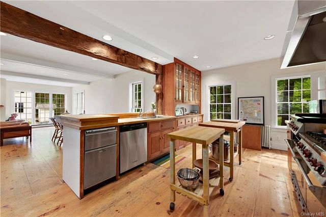 $900,000 | 308 Titicus Road, North Salem, NY 10560