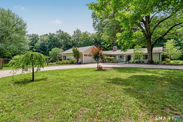 $1,295,000 | 585 Hoydens Lane, Fairfield, CT 06824