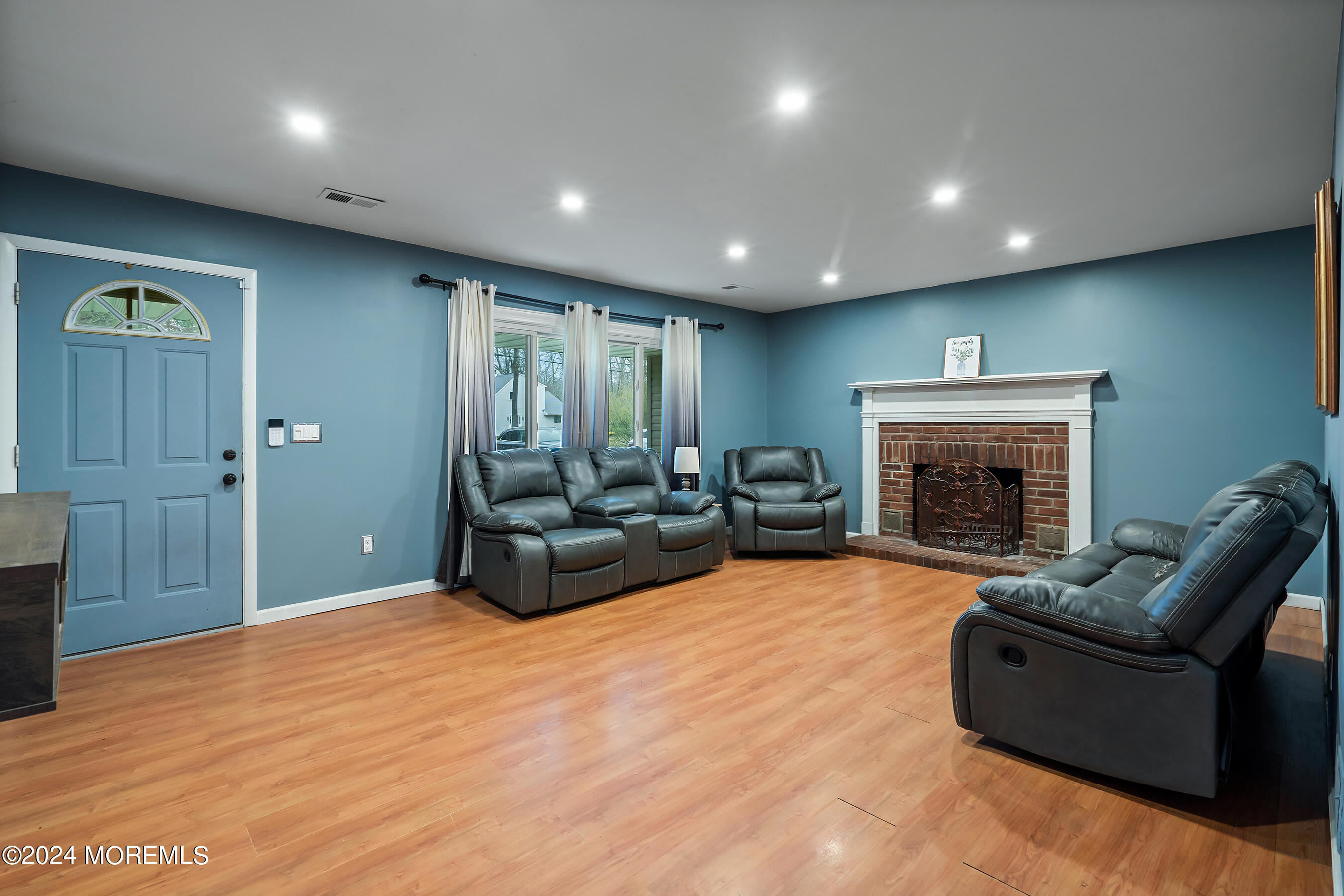 875 Bowman Road Jackson, NJ 08527 - Photo 5 of 31 08-Foyer to Family