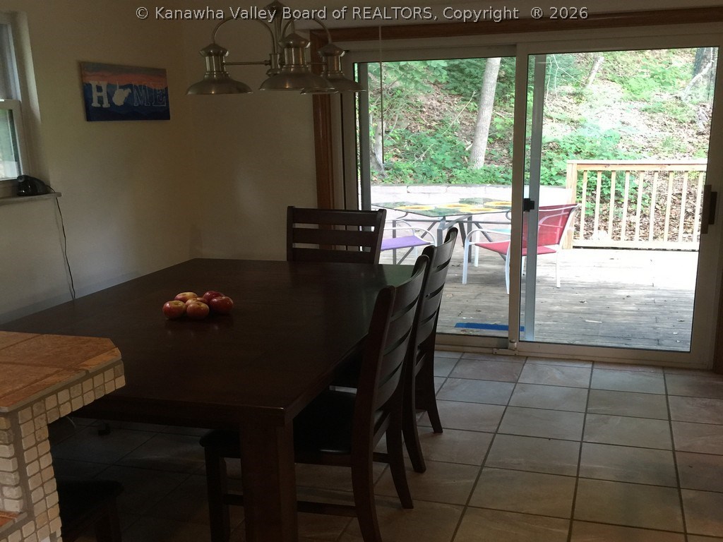 809 Daverton Road Charleston, WV 25303 - Photo 3 of 26 Gallery Image 3