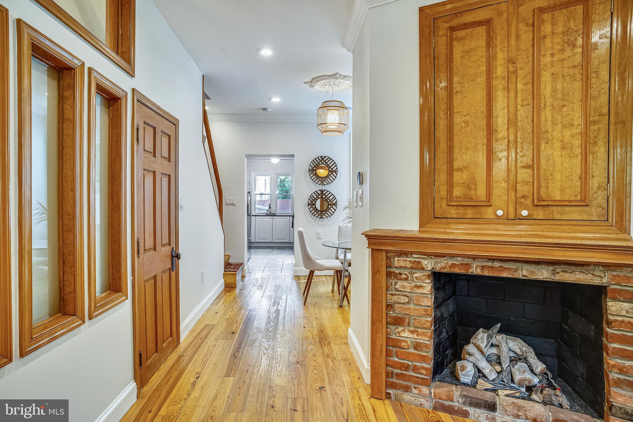 441 5th Street Northeast Washington, DC 20002 - Photo 4 of 27 Gas Fireplace