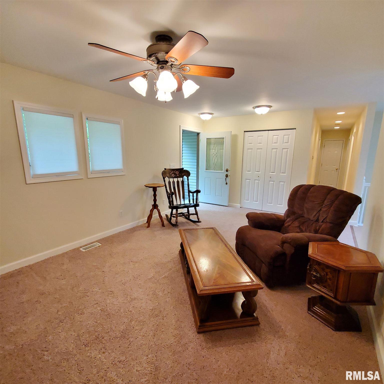 1527 Lakeview Road North Dahinda, IL 61428 - Photo 7 of 21