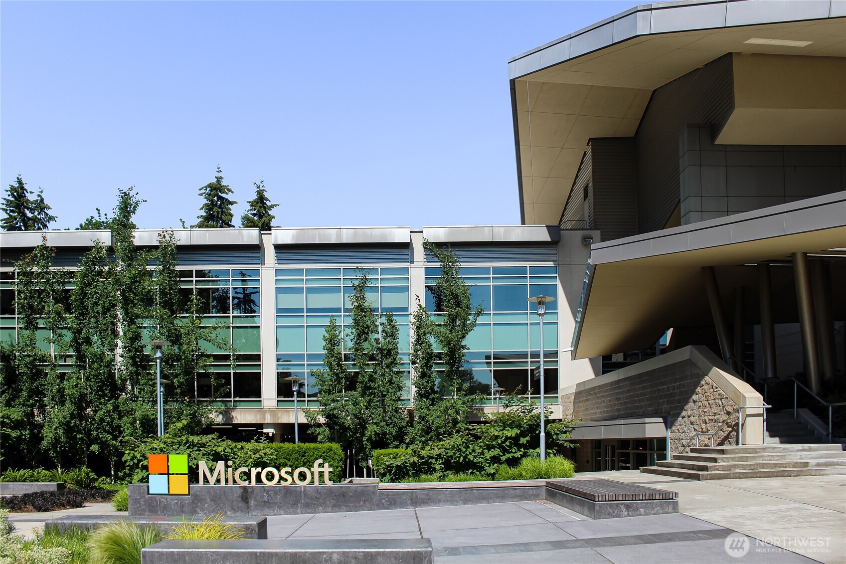 6116 152nd Avenue Northeast Redmond, WA 98052 - Photo 34 of 34 a front view of a house with street
