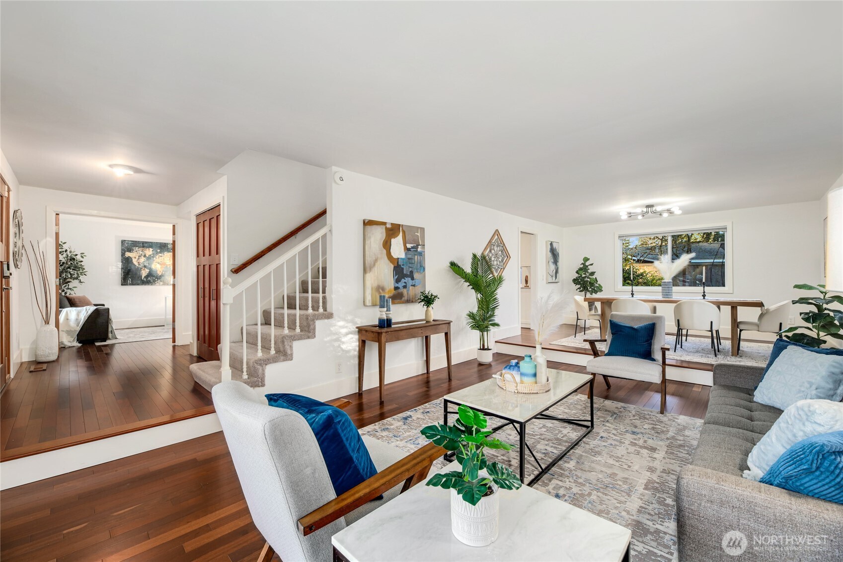 6116 152nd Avenue Northeast Redmond, WA 98052 - Photo 4 of 34 a living room with furniture and wooden floor