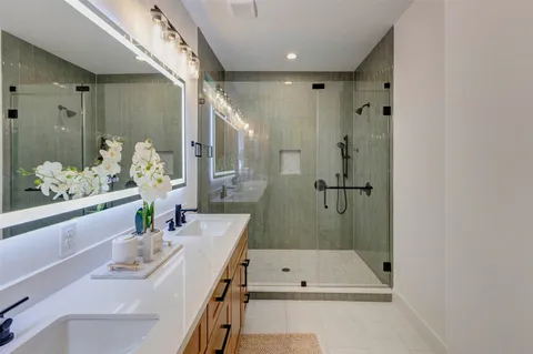 $549,900 | 3305 St Emanuel Street, Houston, TX 77004