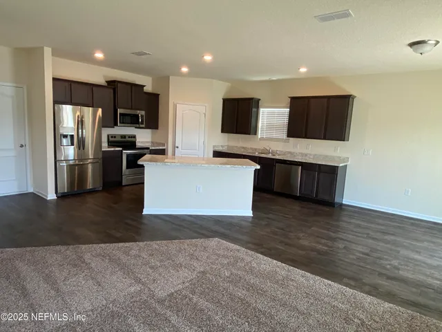 $2,350 | 8196 Meadow Walk Lane, Jacksonville, FL 32256