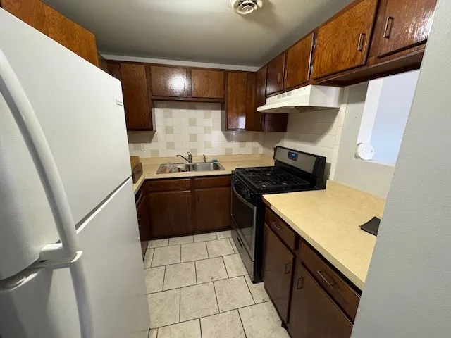 $1,000,000 | 201 Lake Avenue, Rochester, NY 14608