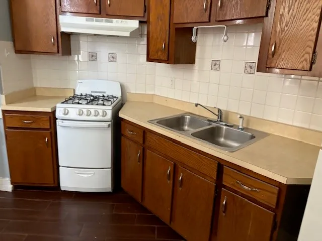 $1,000,000 | 201 Lake Avenue, Rochester, NY 14608