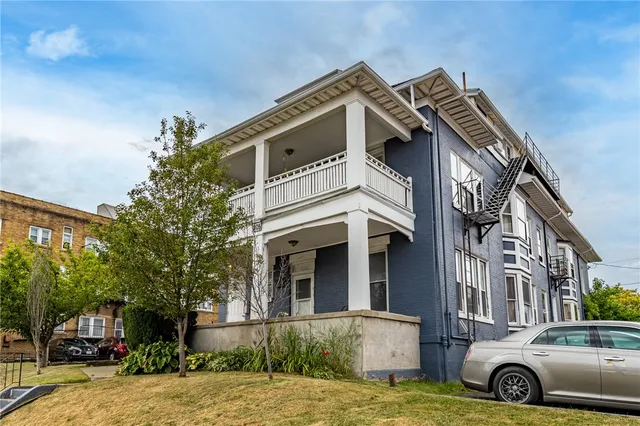 $1,000,000 | 201 Lake Avenue, Rochester, NY 14608