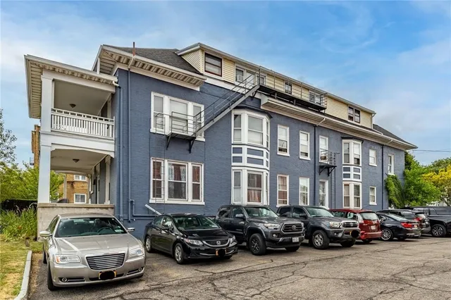 $1,000,000 | 201 Lake Avenue, Rochester, NY 14608