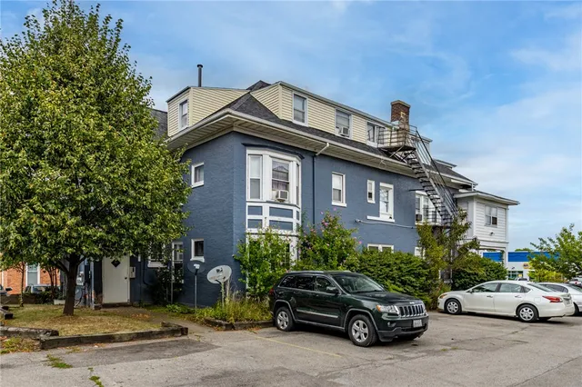 $1,000,000 | 201 Lake Avenue, Rochester, NY 14608