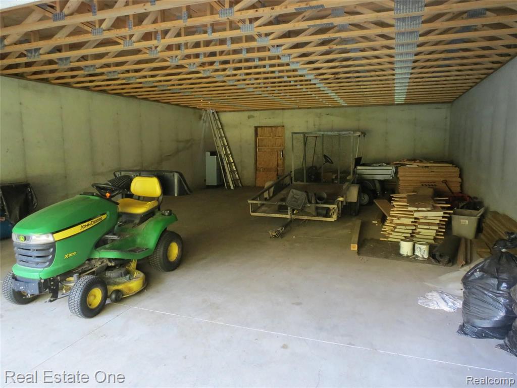 10033 Byron Road Howell, MI 48855 - Photo 17 of 19