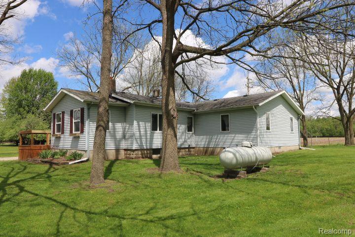 7335 South Vassar Road Vassar, MI 48768 - Photo 2 of 17