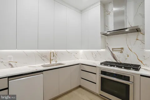 $5,295,000 | 1124 Savile Lane, McLean, VA 22101