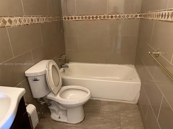 $2,300 | 1655 Northwest 116th Street, Unit FRONT, Miami, FL 33167