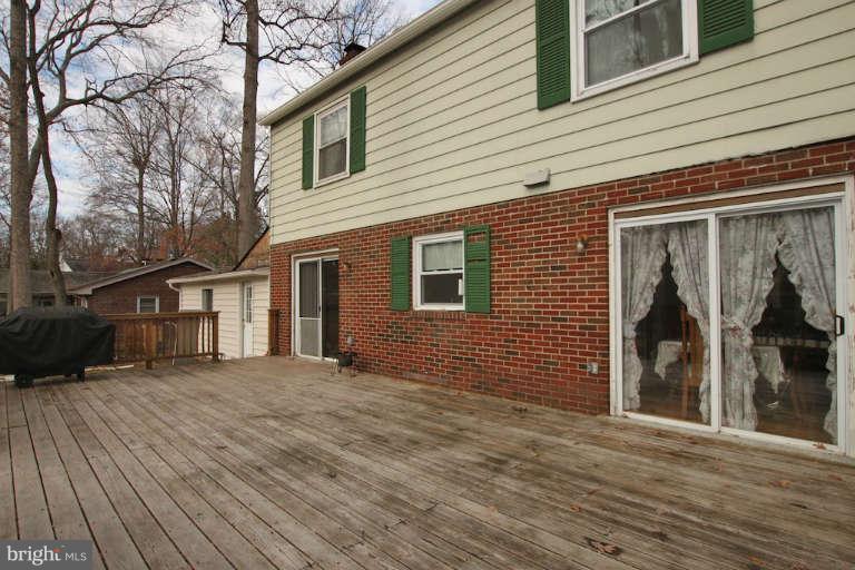 18406 Cabin Road Triangle, VA 22172 - Photo 14 of 23 Exterior (Rear)