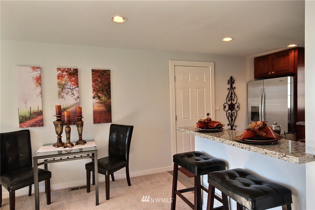 3528 Northeast 6th Street Renton, WA 98056 - Photo 3 of 10